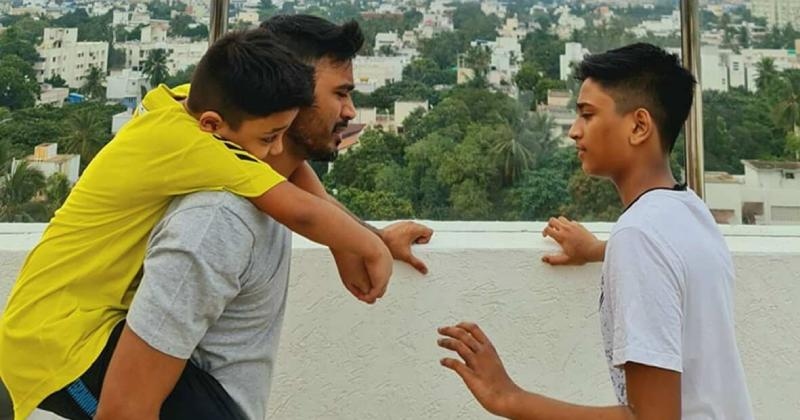 Dhanush cricket with his sons