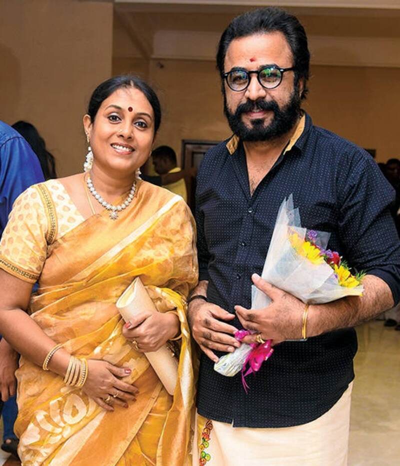 Saranya ponvannan love story