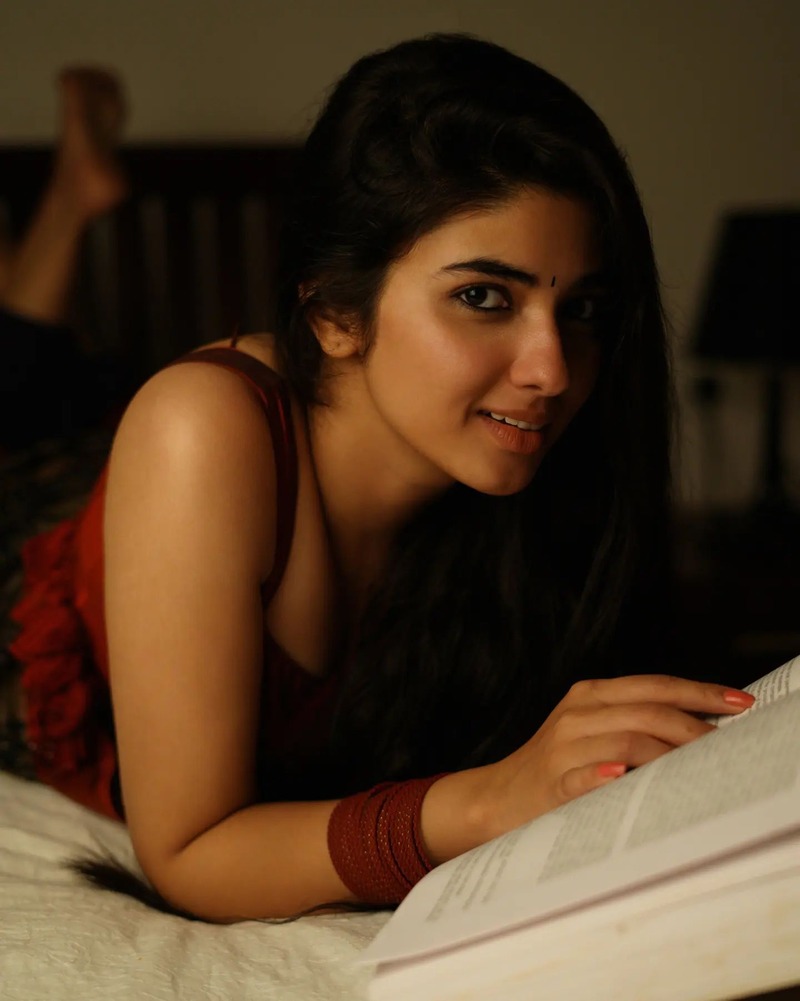 Pragya nagra new hot clicks bed room photo