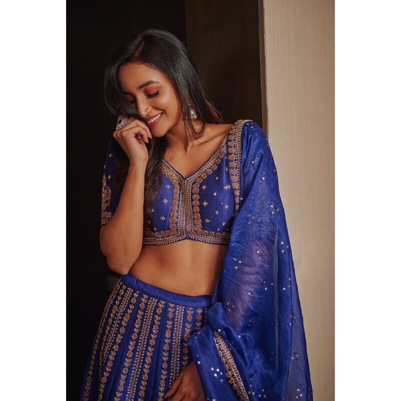 Srinidhi shetty in blues