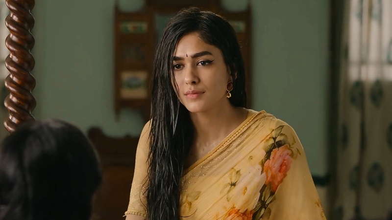 Dq mrunal thakur photos viral