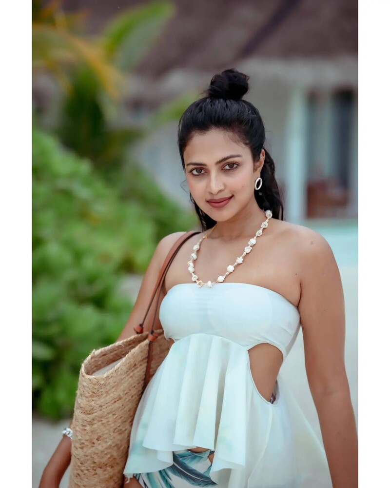 Amala paul new hot beach clicks