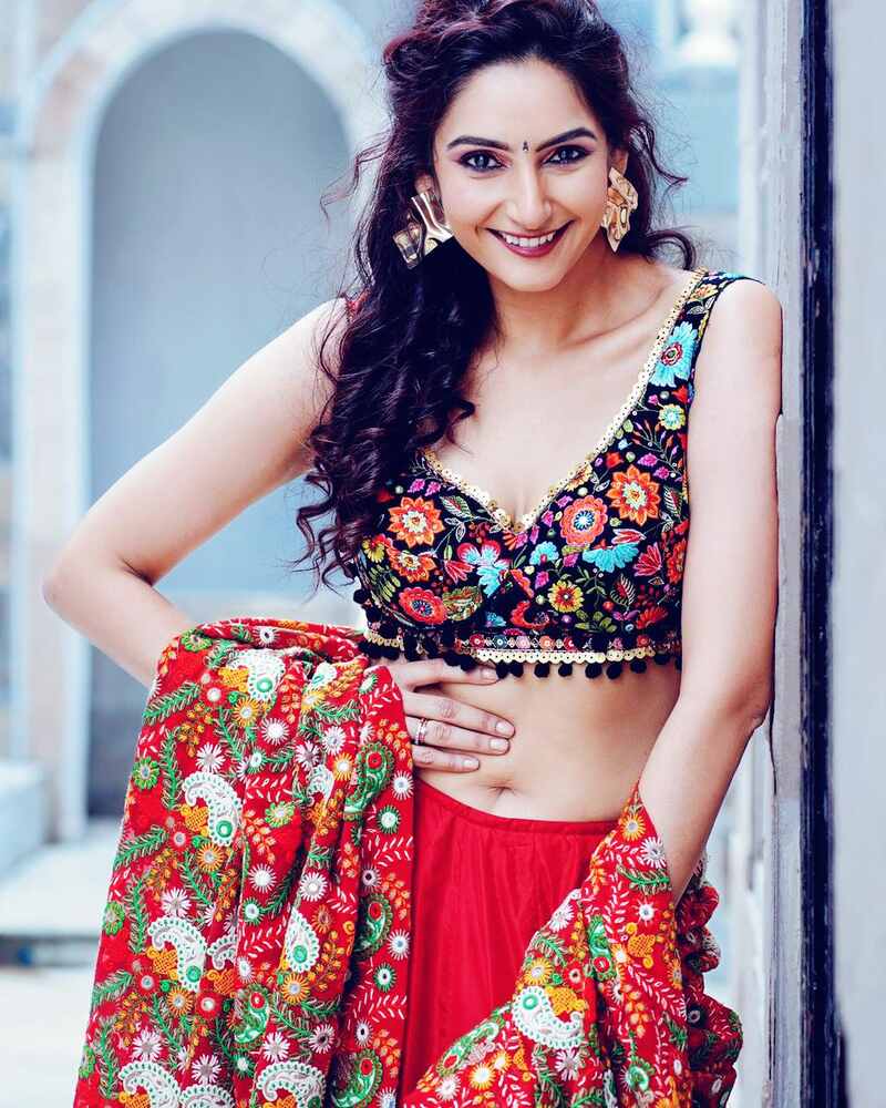 Ragini dwivedi latest photos viral