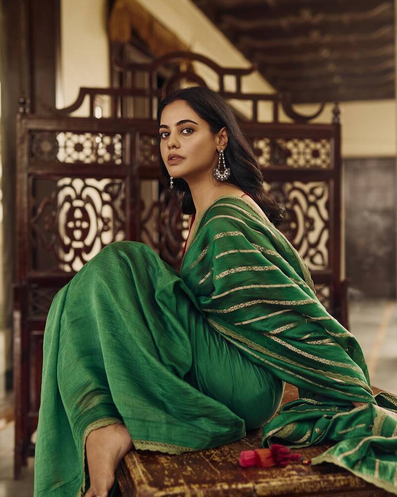 Bindu madhav new hot saree tamil