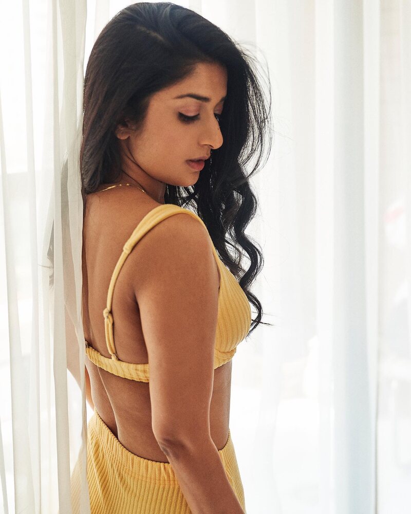 Meera jasmine new hot clicks bikkini