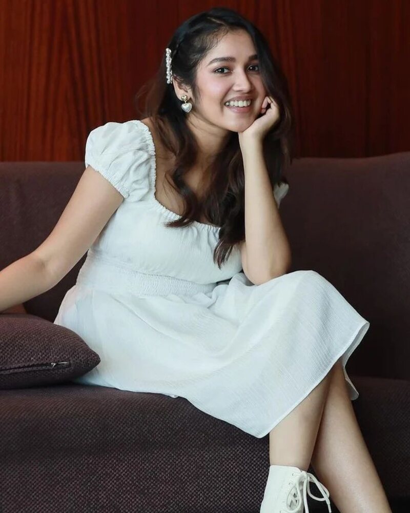 Anikhasurendran actress new hot
