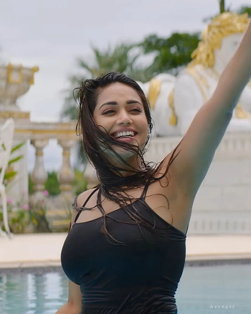 Nivethapethuraj actress new pool