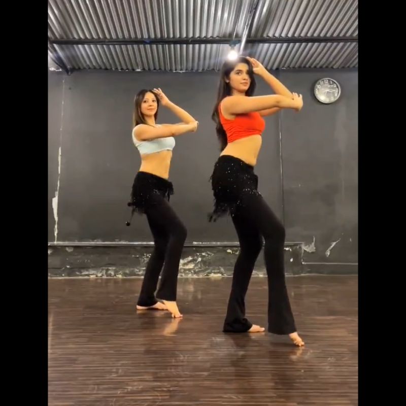 Krithi shetty dance video viral
