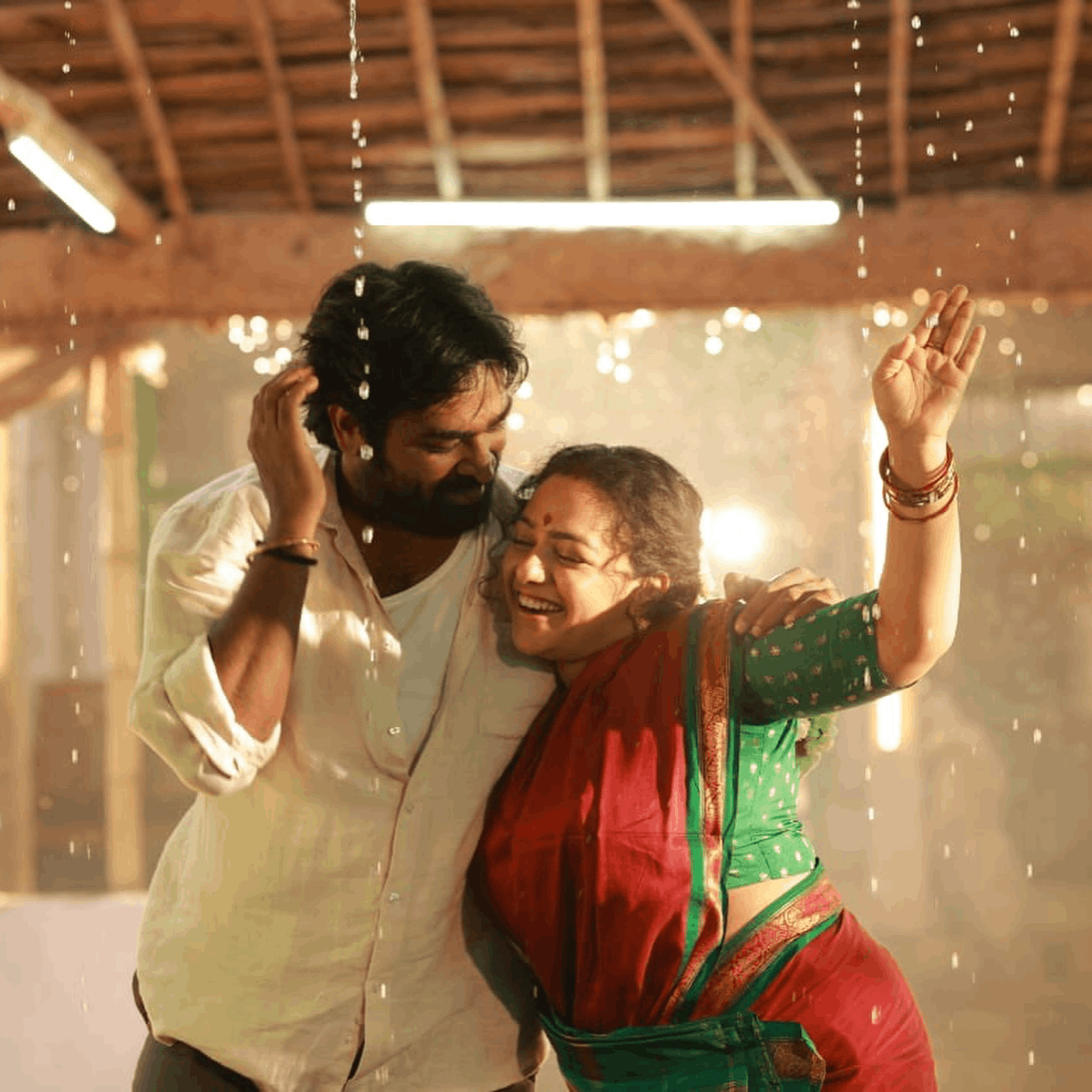 Vijay sethupathy thalivain thalaivi hit