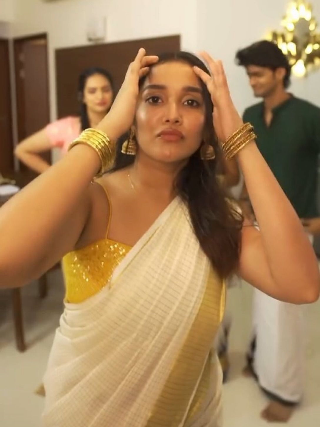 Anikha surendran in onam saree hot
