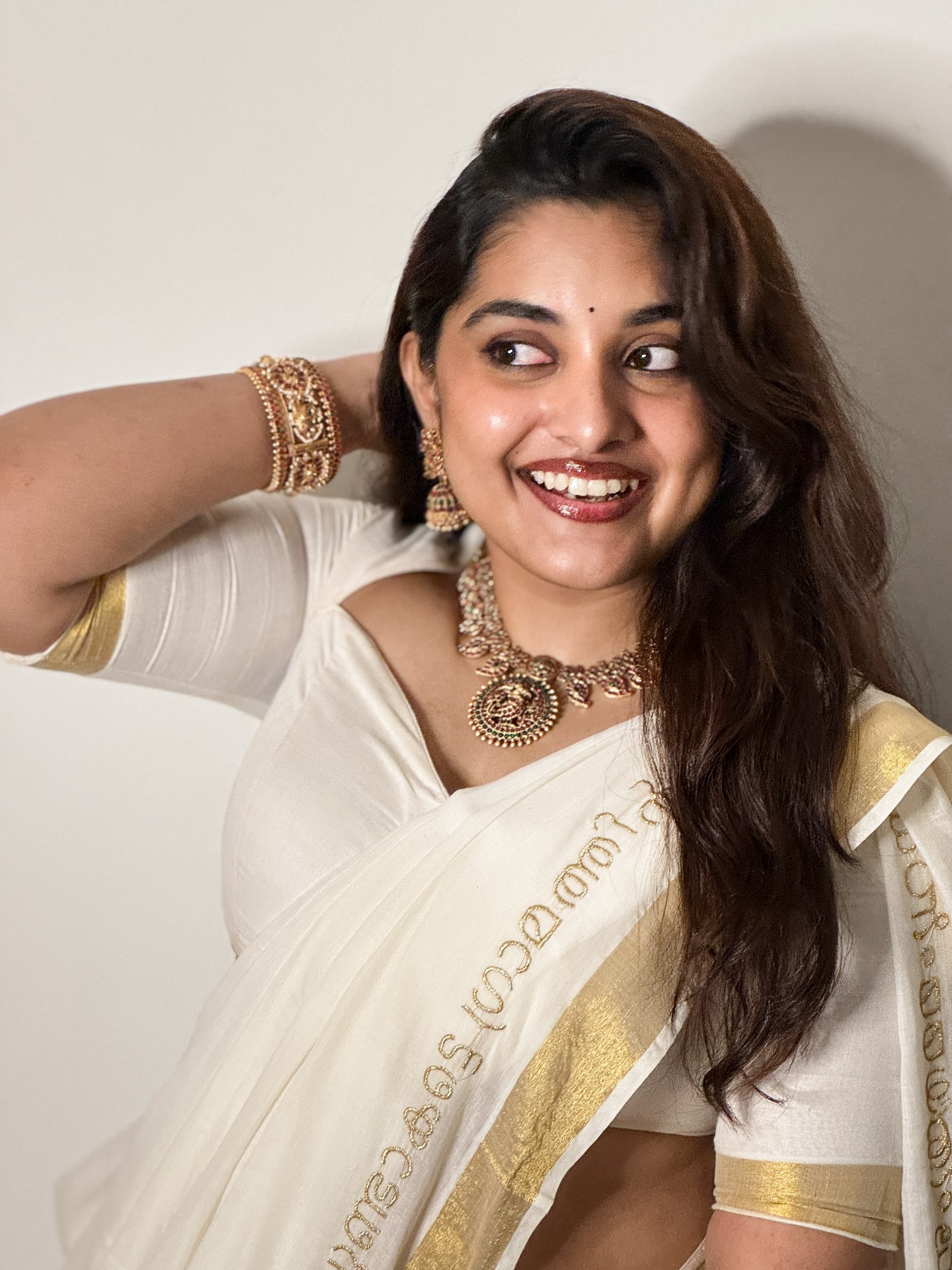 Nivetha thomas in onam saree look