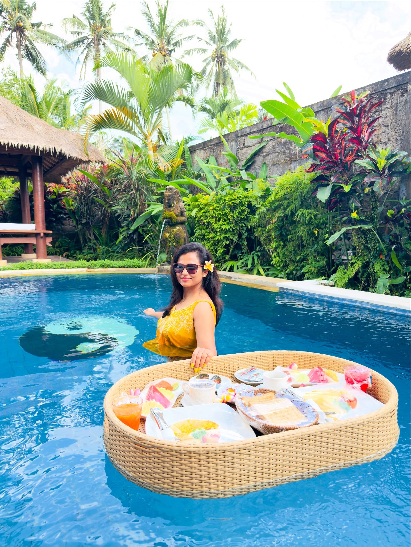 Ramya pandian in honeymoon clicks