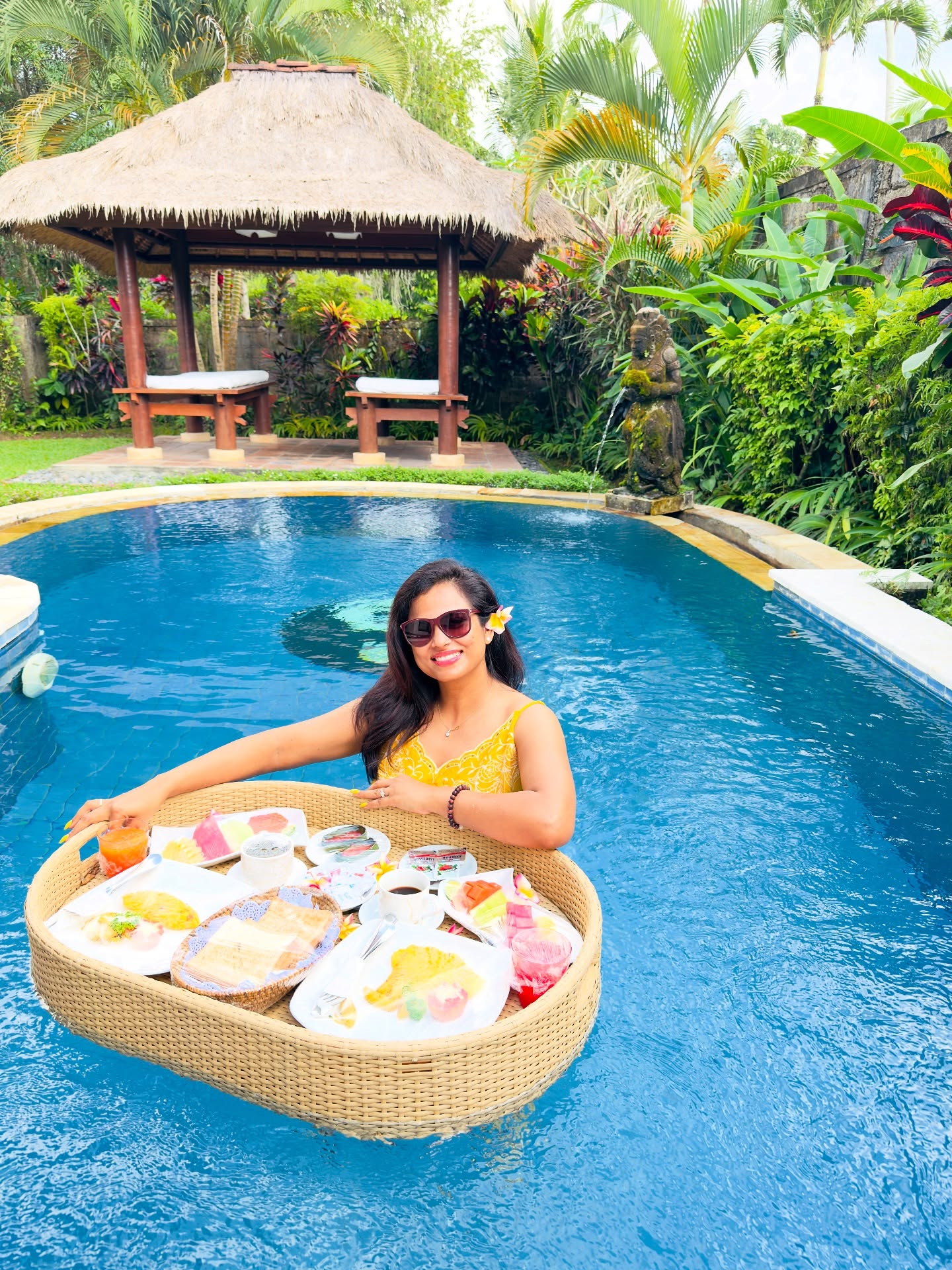 Ramya pandian in honeymoon clicks