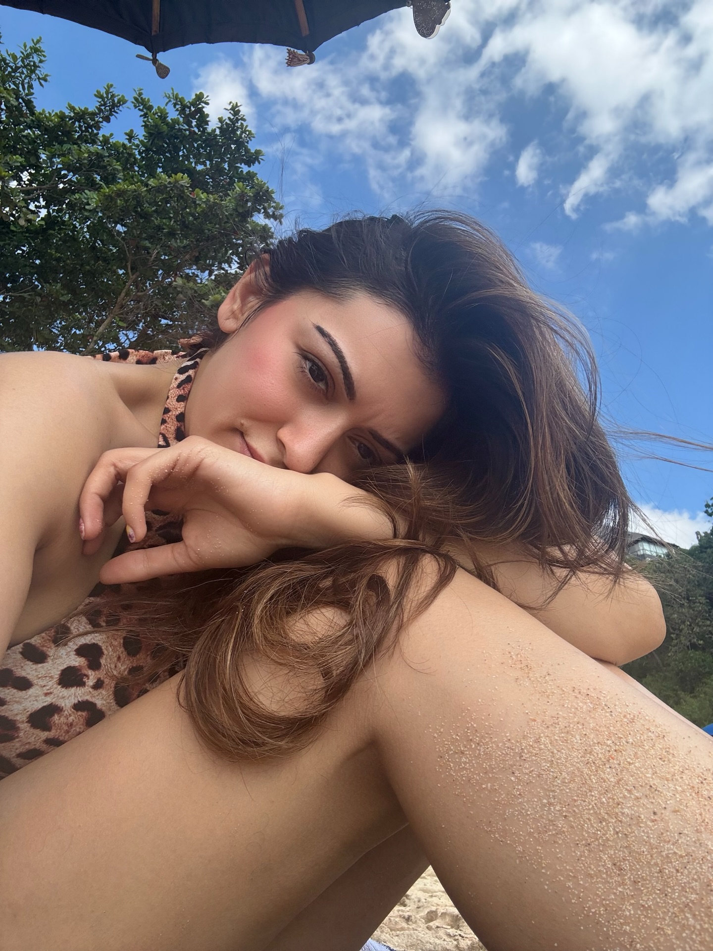 Hansika in beach vedio
