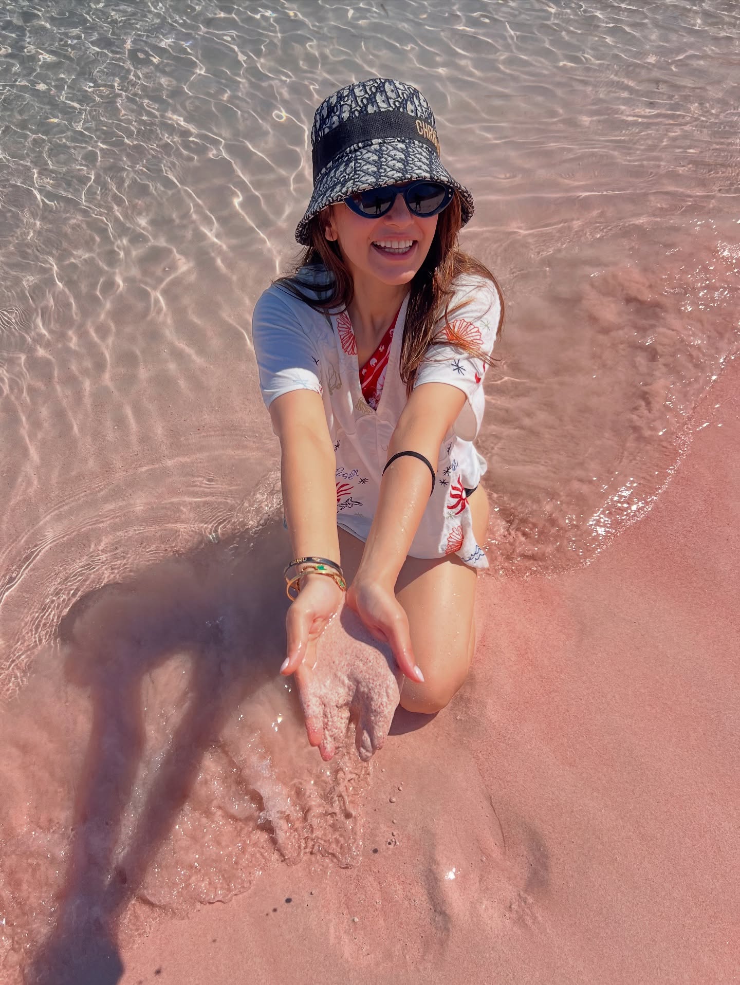 Hansika in beach vedio