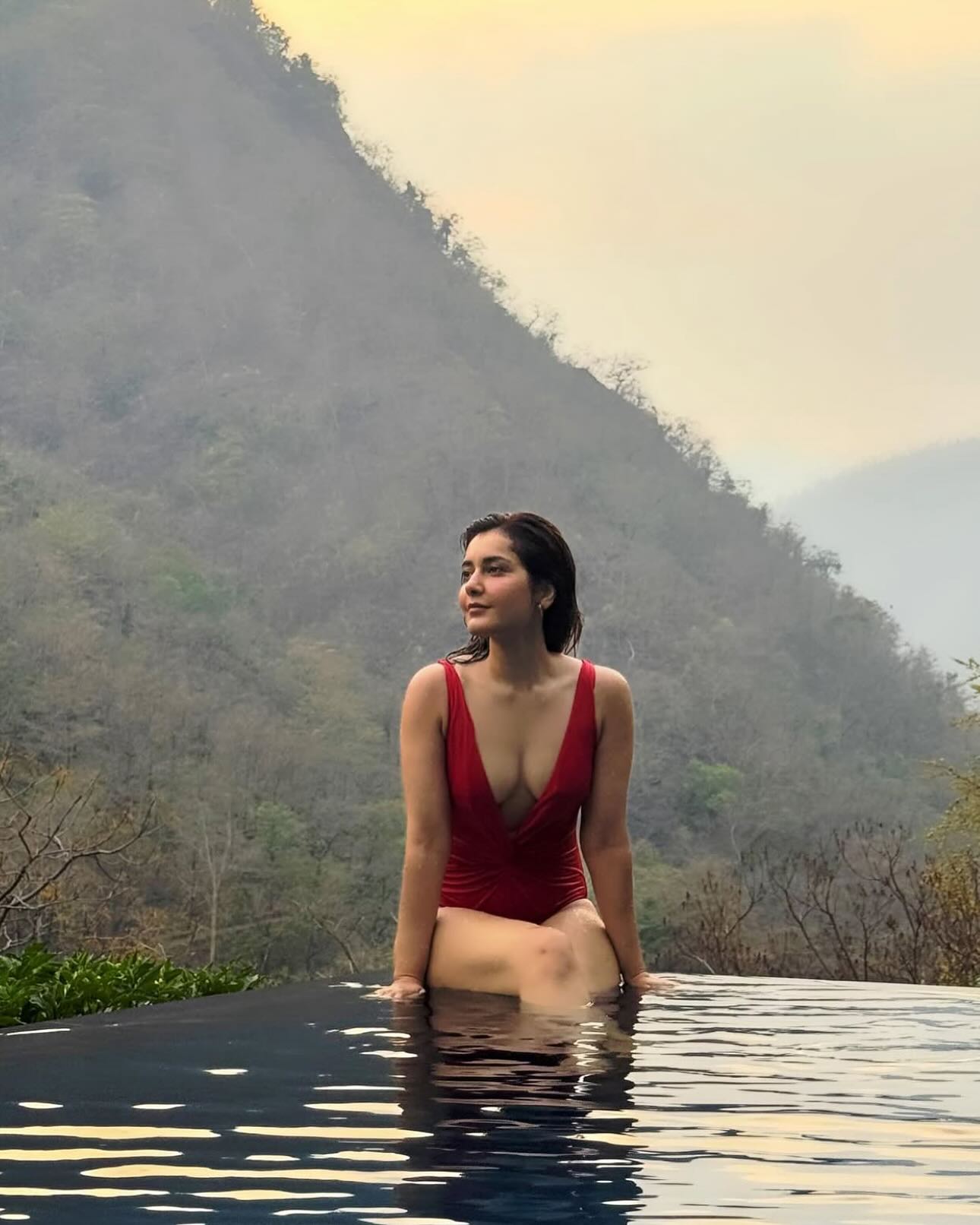 Raashikhaanna in swimming pool dress