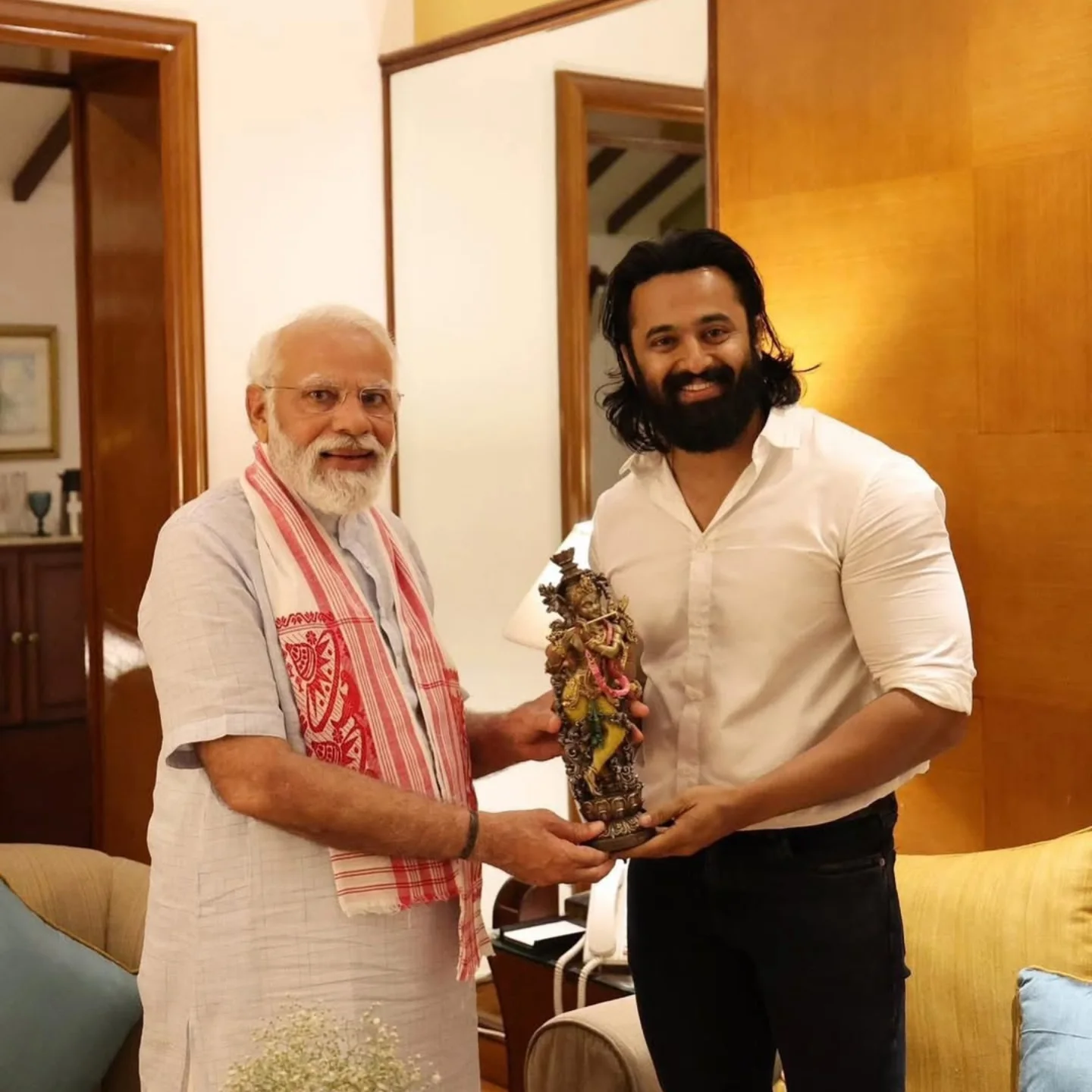 Modi biopic by unnimukkundan