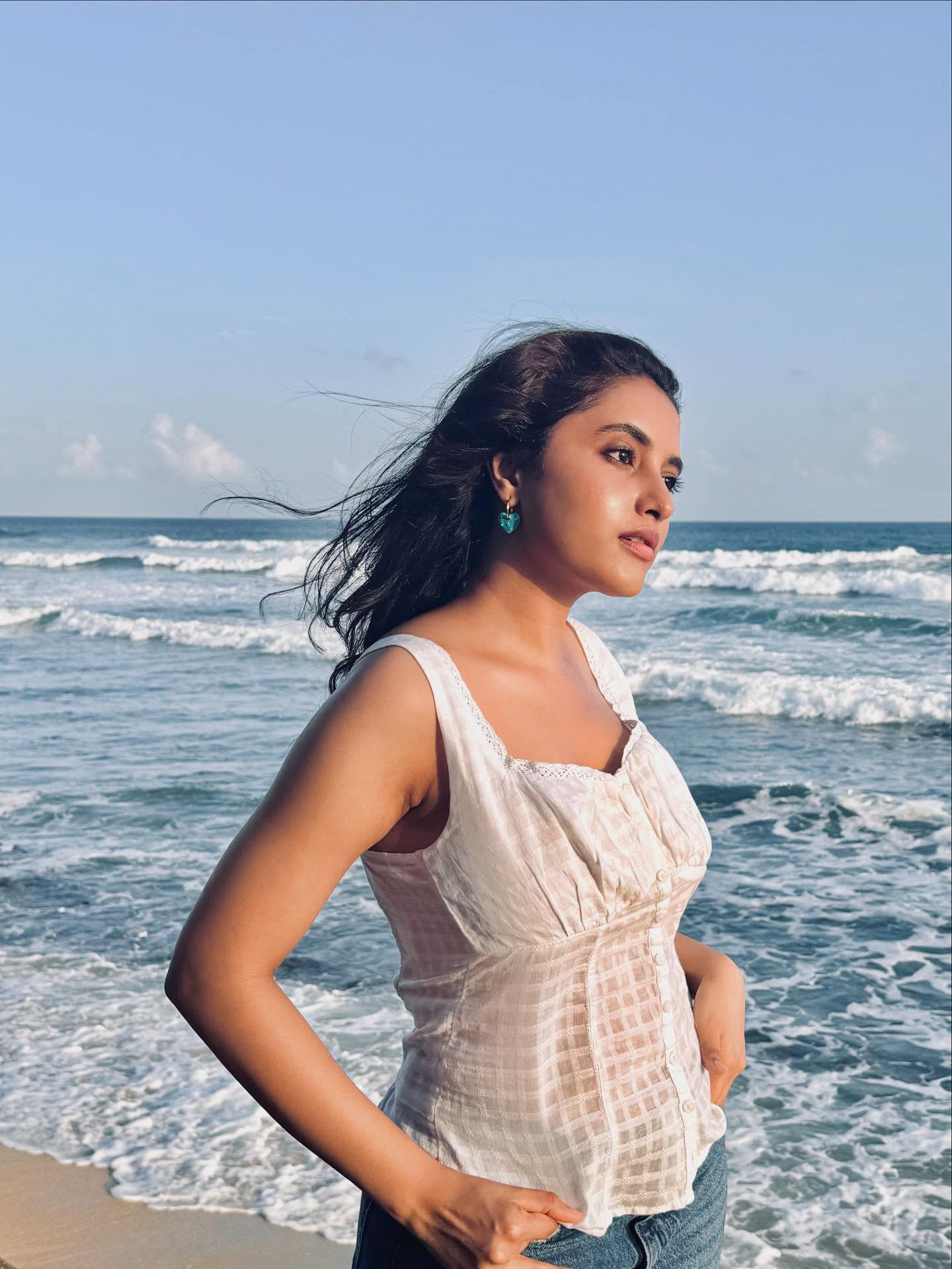Priyanka mohan in islan photo clicks