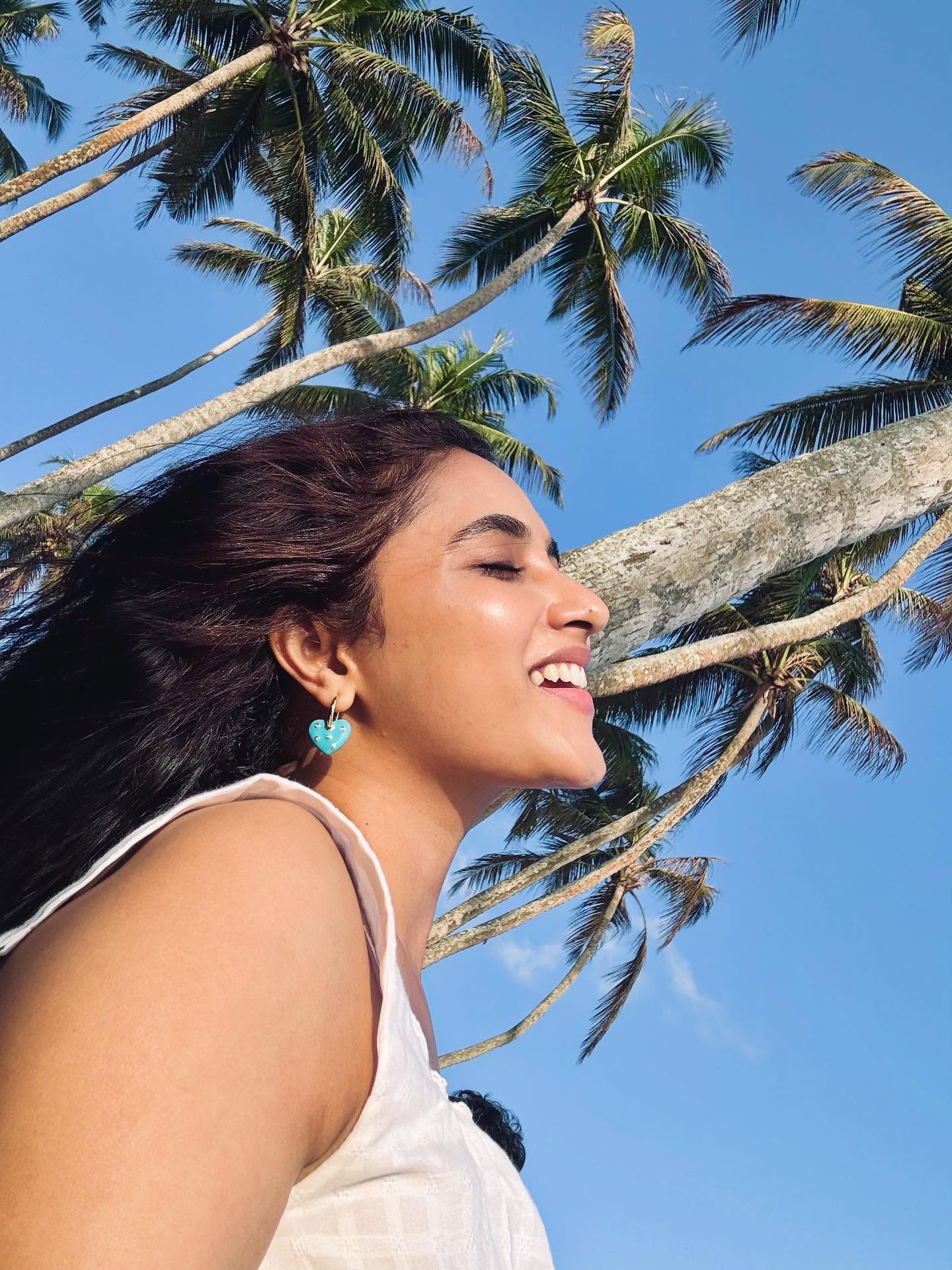 Priyanka mohan in islan photo clicks
