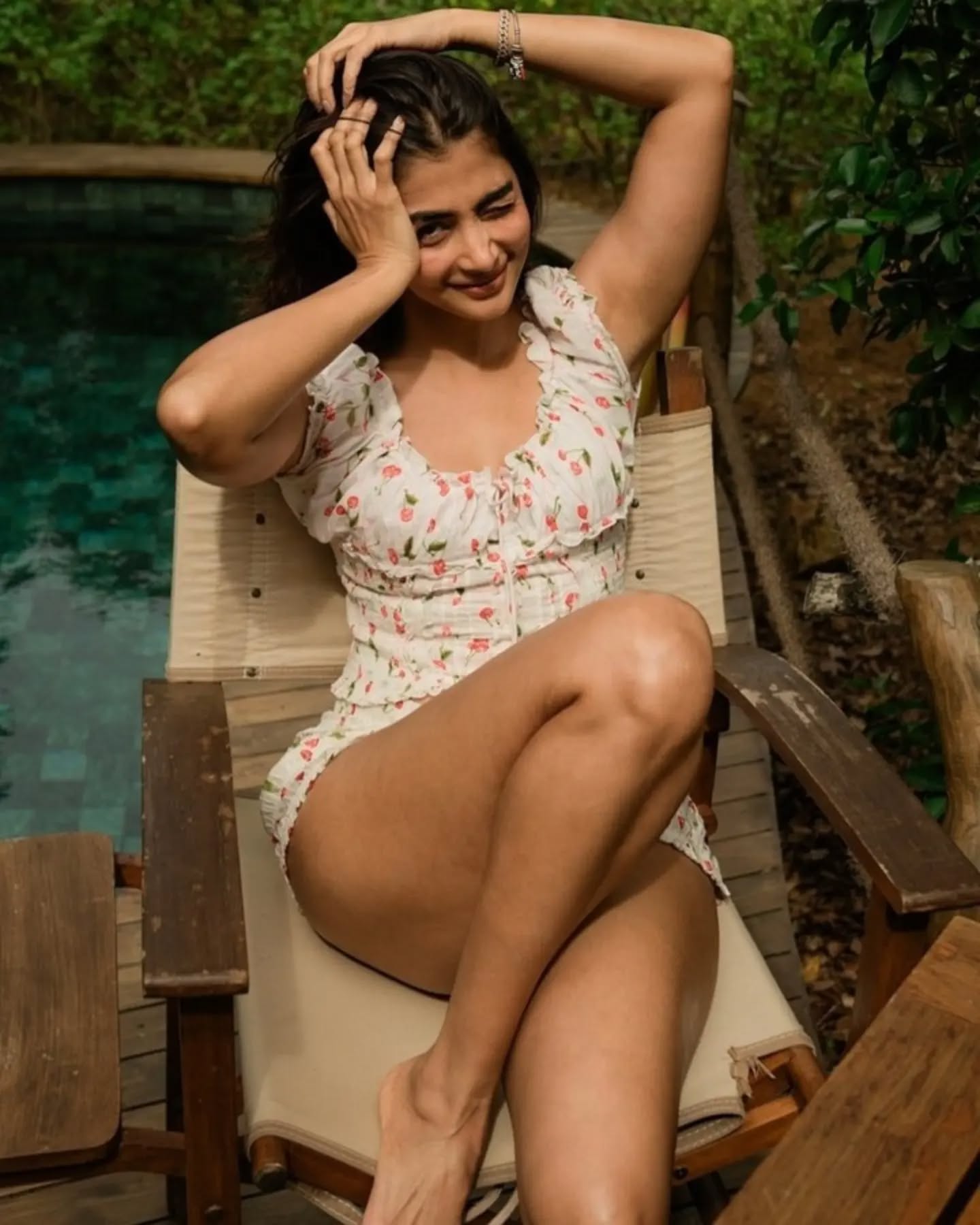 Poojahedge in beach clicks