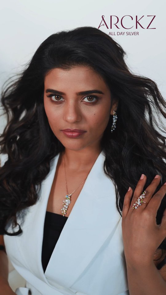 Aishwarya rajesh in event video saree