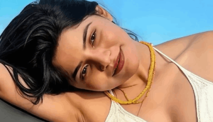 Divya bharathi new clicks