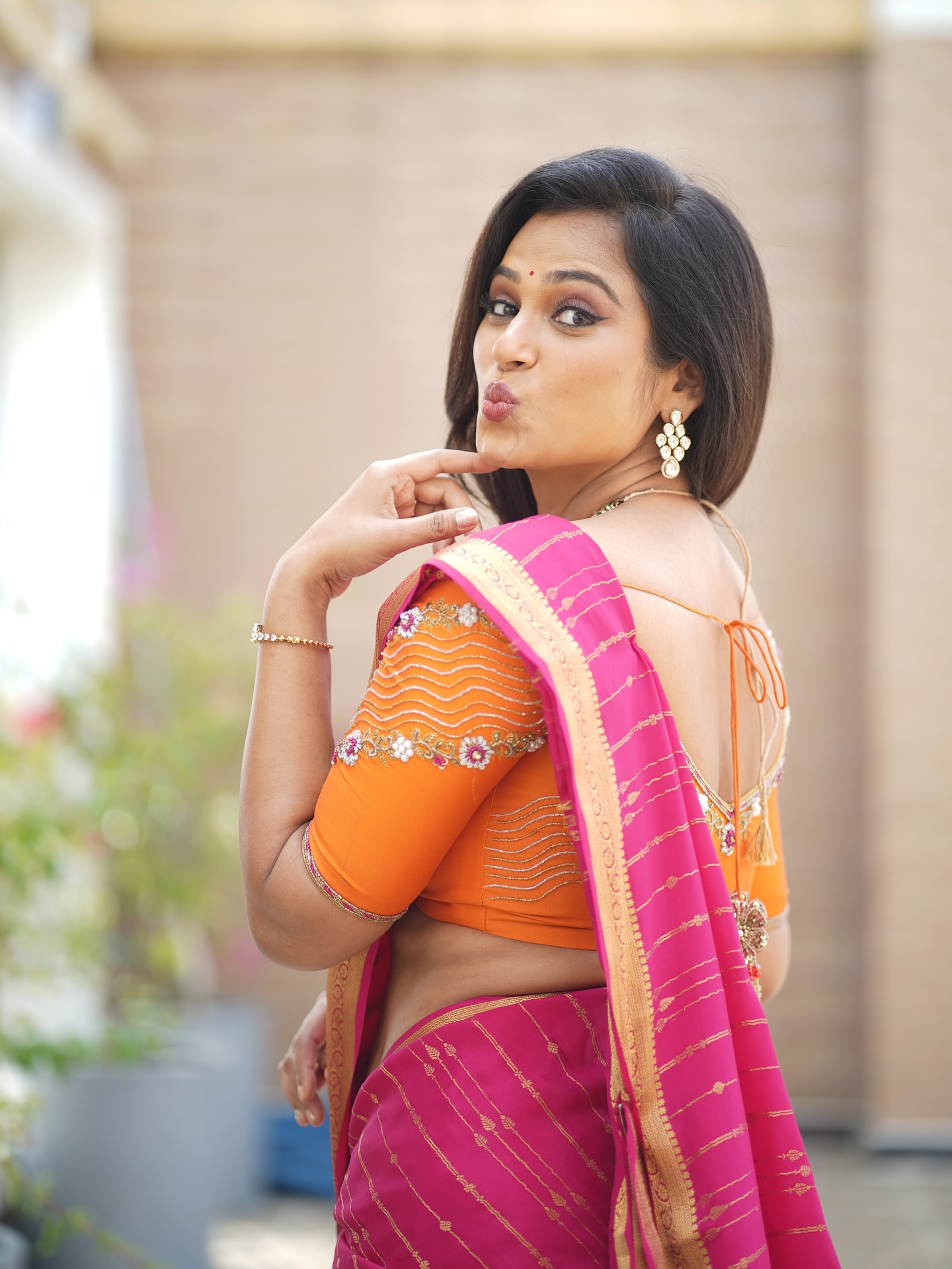 Ramya pandian in saree