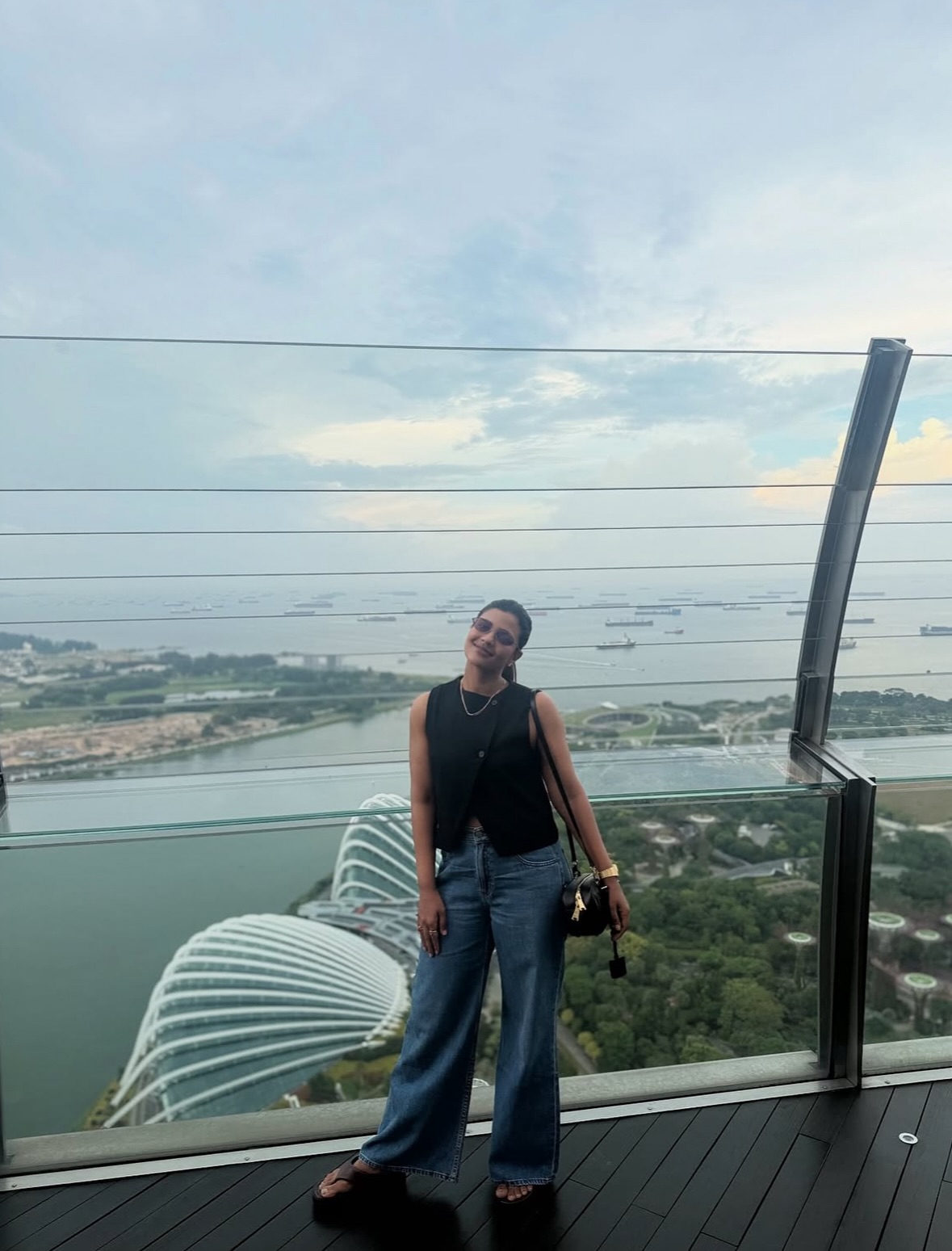 Aishwariyarajesh in singapore clicks