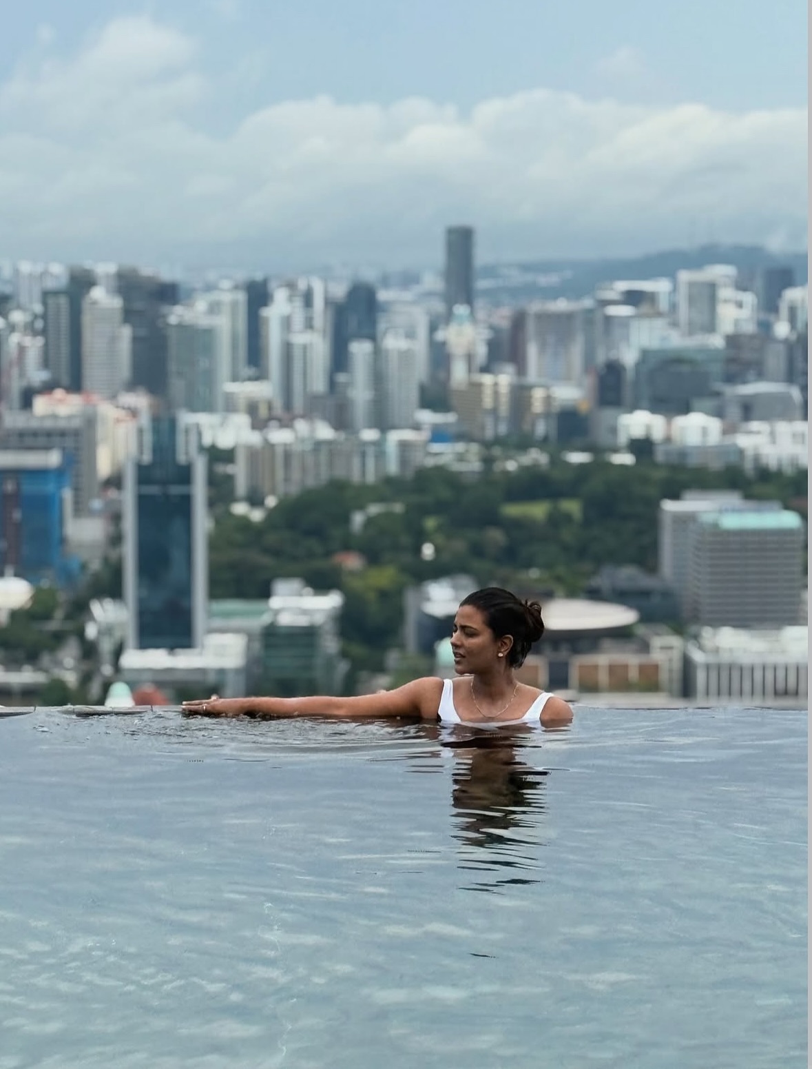 Aishwariyarajesh in singapore clicks