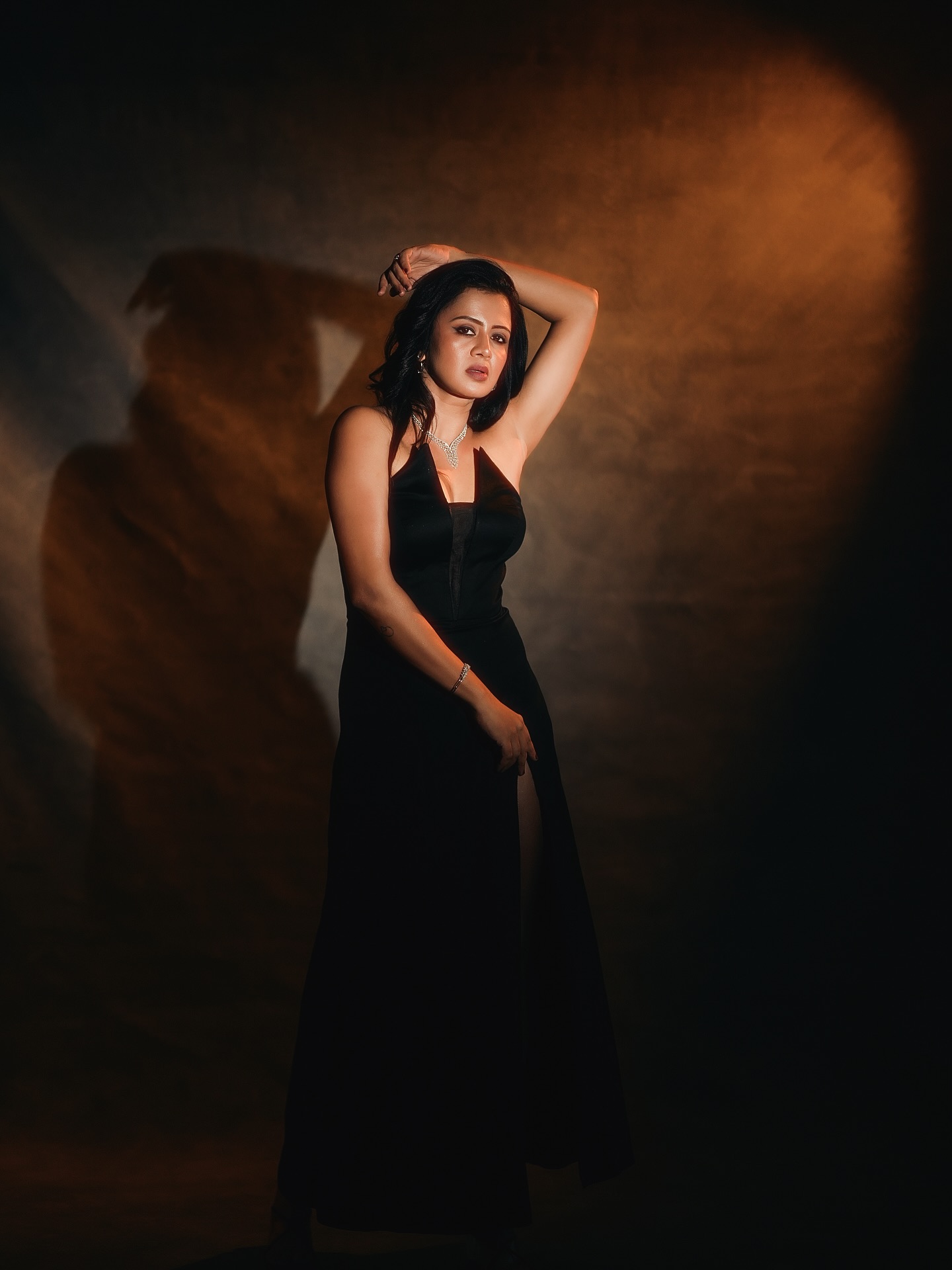 Anjana rangan sun music anchor instagram viral black dress