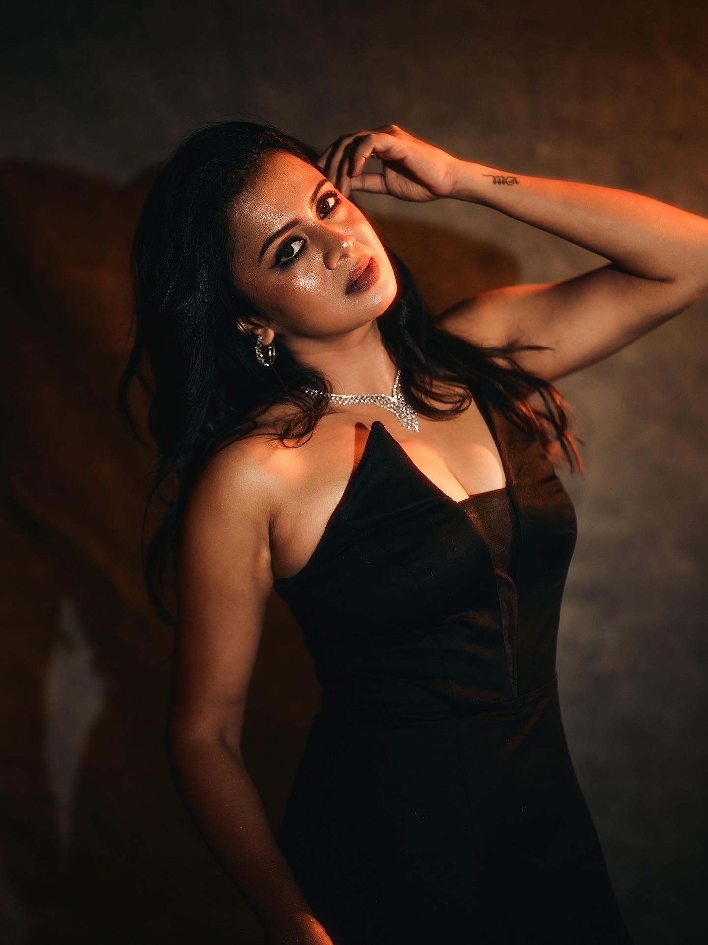 Anjana rangan sun music anchor instagram viral black dress
