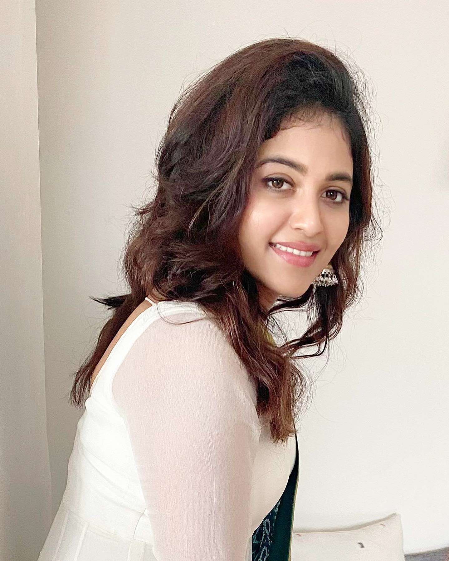 Anjali tamil actress cinema workout video viral