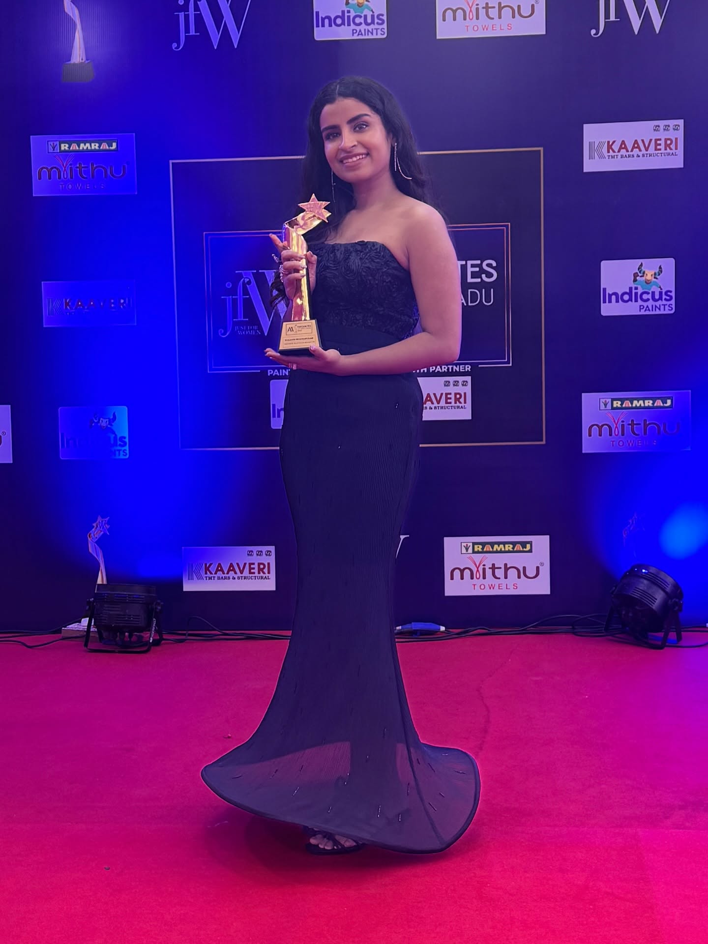 Ivaangi jfw award tamil television sensation