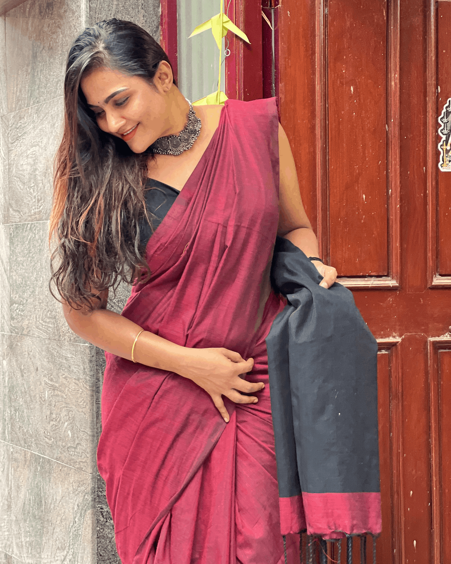 உங்க Shape கு நாங்க அடிமை உடல் ஒட்டிய உடையில் விஜய் டிவி மைனா வீடியோ 